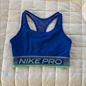 NIKE MEDIUM IMPACT SPORTS BRA